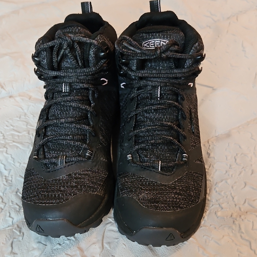 Keen Black Outdoor Boots 038